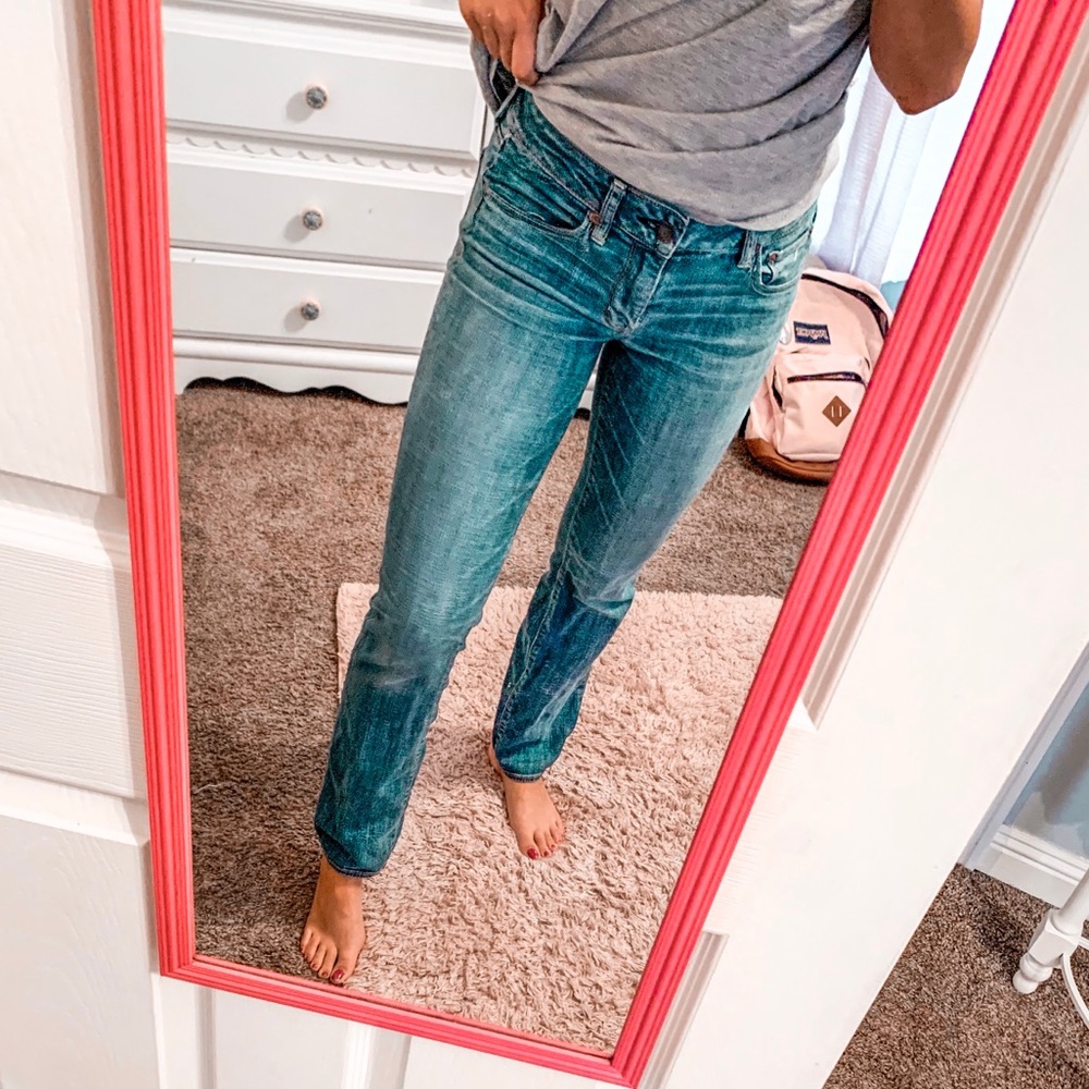 AMERICAN EAGLE Straight Leg Jeans